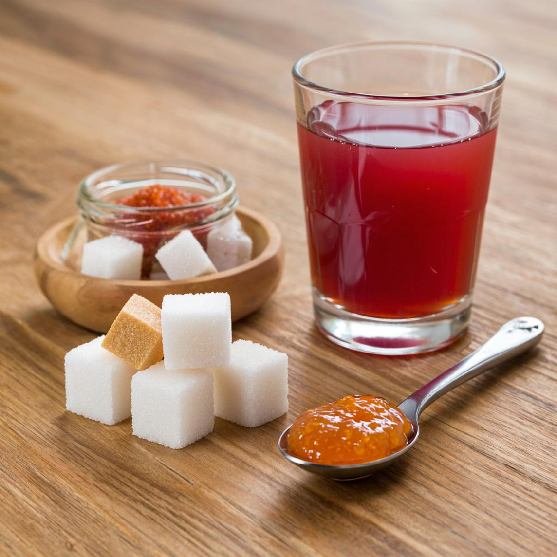 Гипогликемия — это состояние, при котором уровень глюкозы в крови падает ниже 3,9 ммоль/л. Такое состояние требует немедленного реагирования, особенно у людей с сахарным диабетом, которые получают инсулин или таблетированные сахароснижающие препараты.